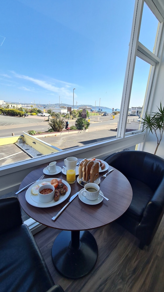 The Torland Hotel 25/50