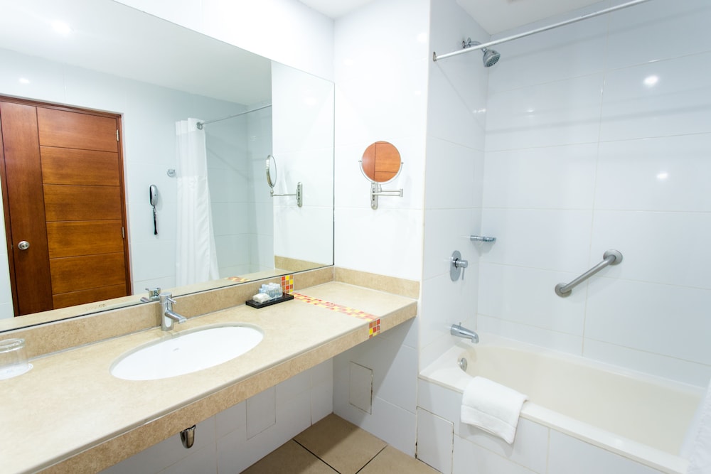 Wyndham Costa Del Sol Pucallpa 70/72