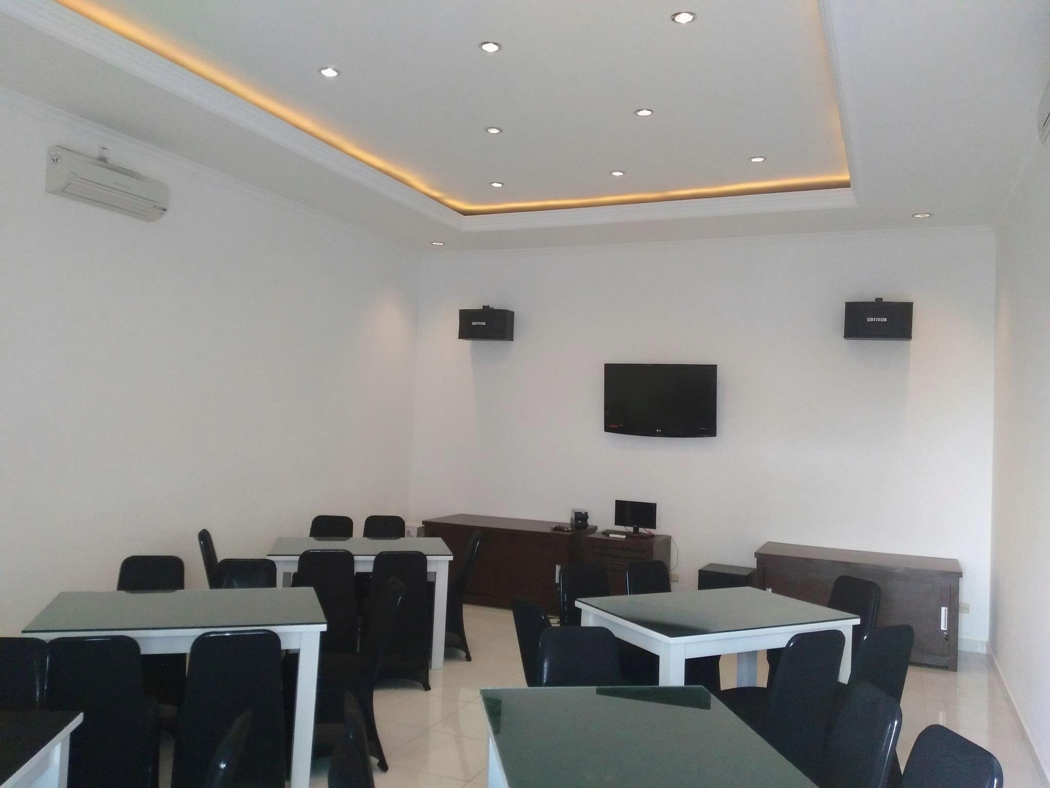 Charaka Hotel 23/30