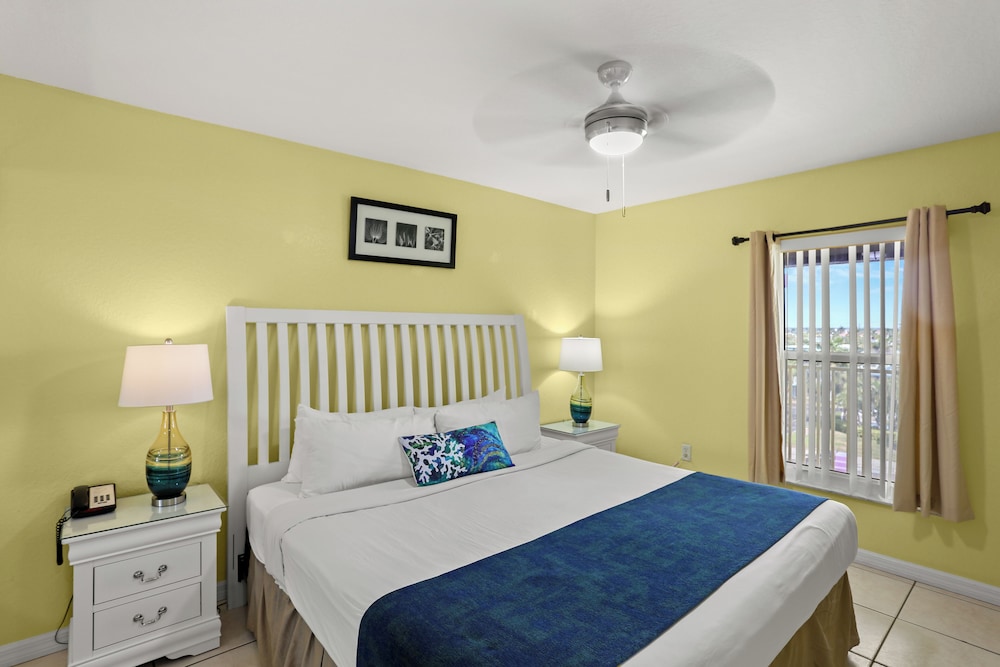 South Beach Condo Hotel 9/50