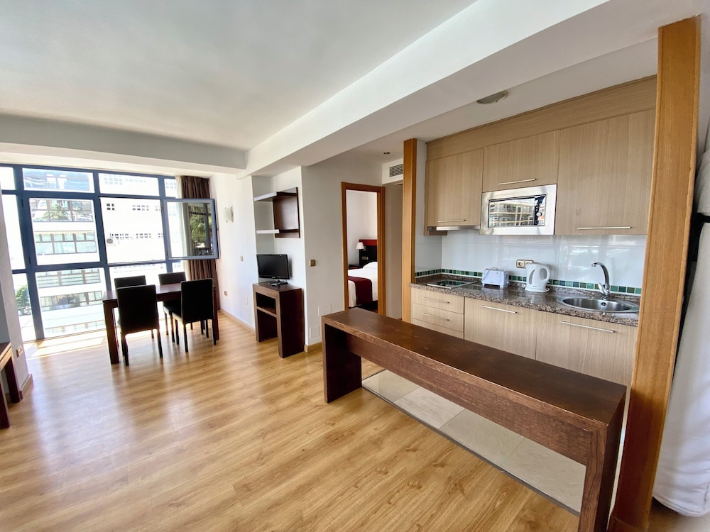 Apartamentos MS Puerto Marina 12/50