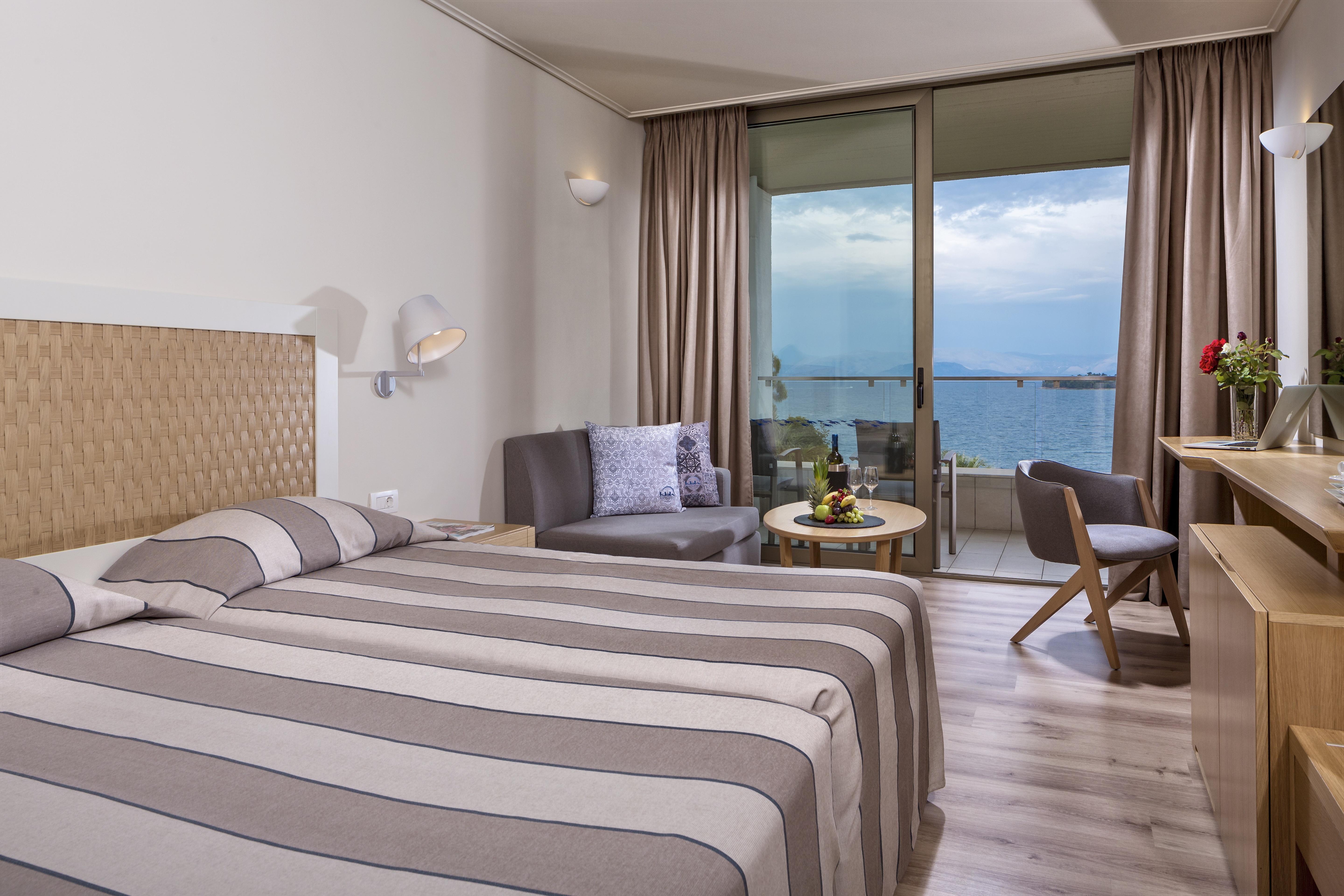 Room, Double or Twin Bed, Sea Front