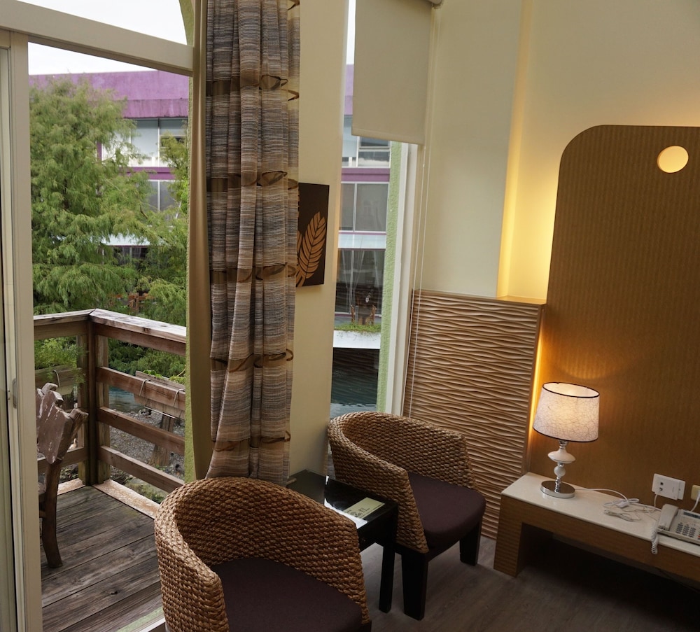 River Forest Resort Hotel 47/76