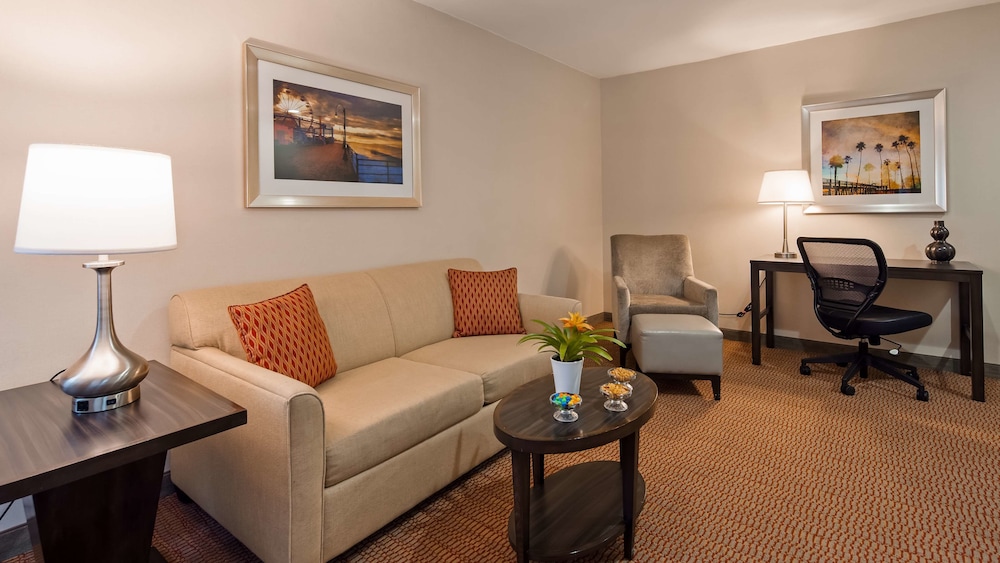 Best Western Royal Palace Inn & Suites 36/46