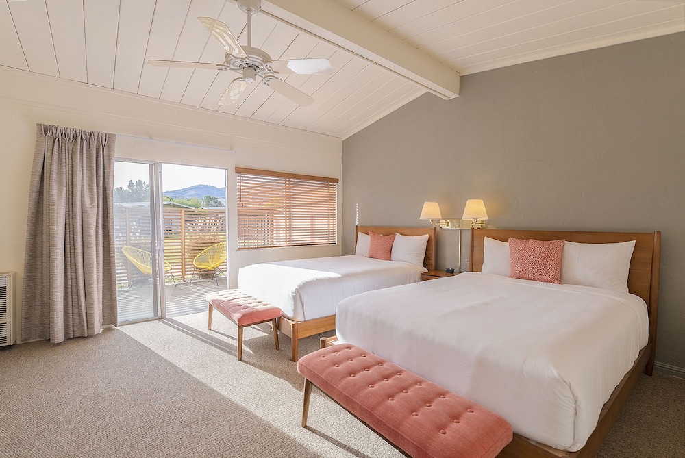 Contenta Inn 25/66