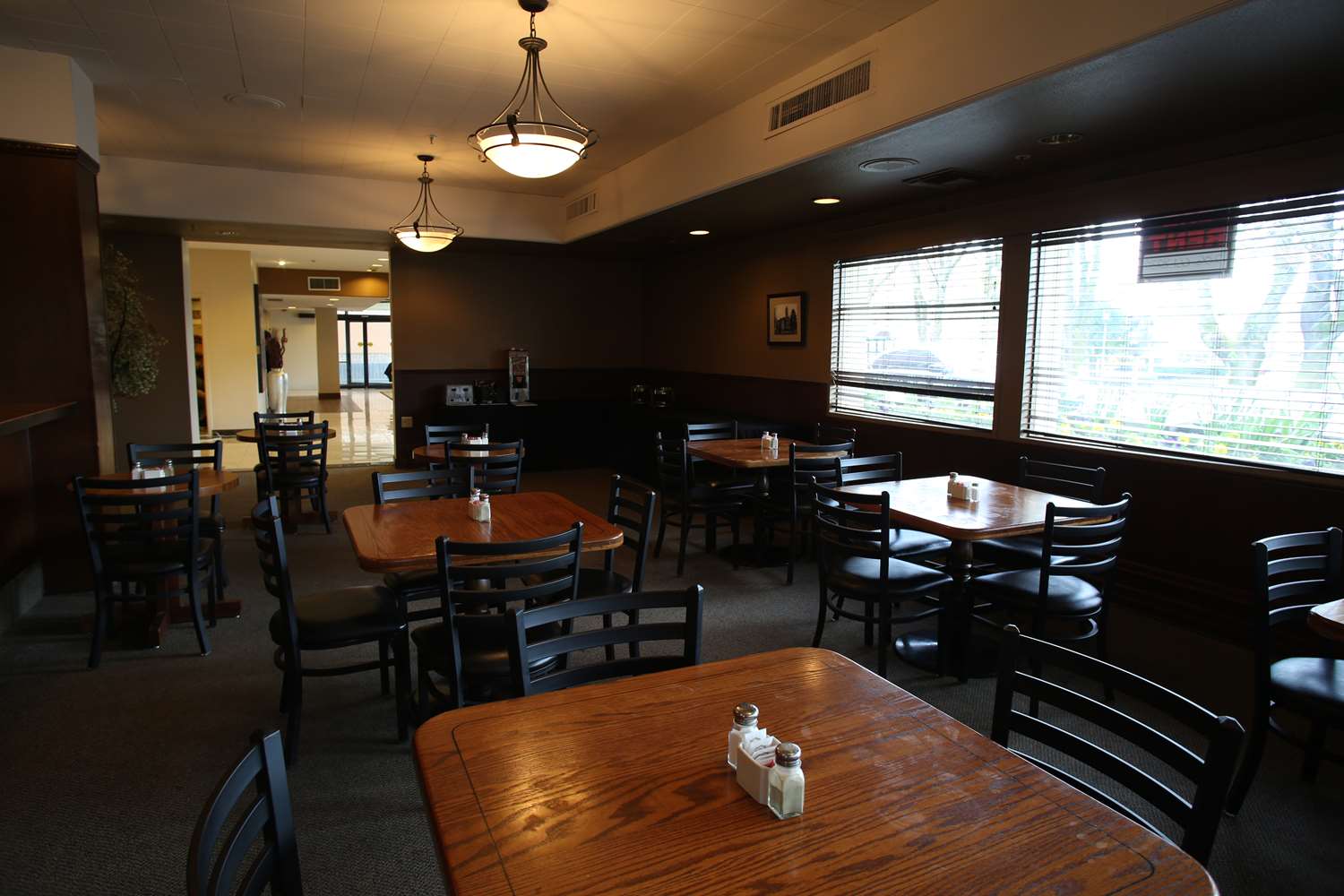 Red Lion Inn & Suites Olympia, Governor Hotel 30/37