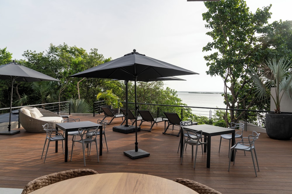 Amaranto Hotel Boutique 36/50