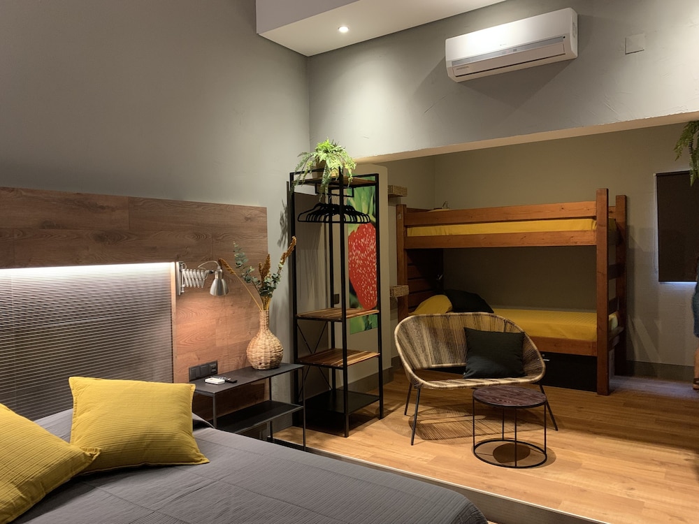 Lost & Found Hostel & Suites 20/35