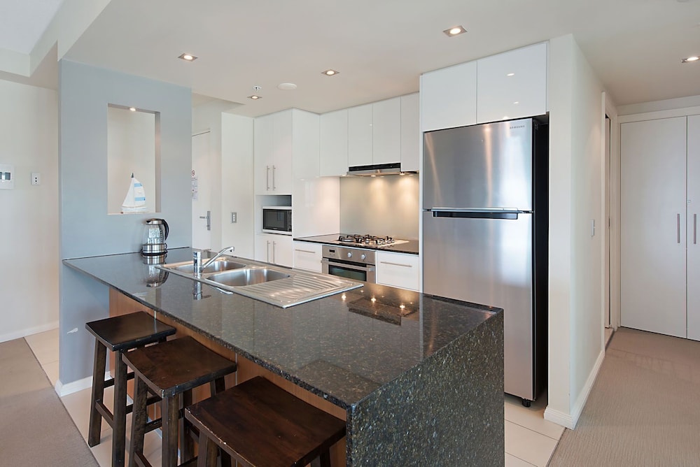 Proximity Waterfront Apartments 38/46