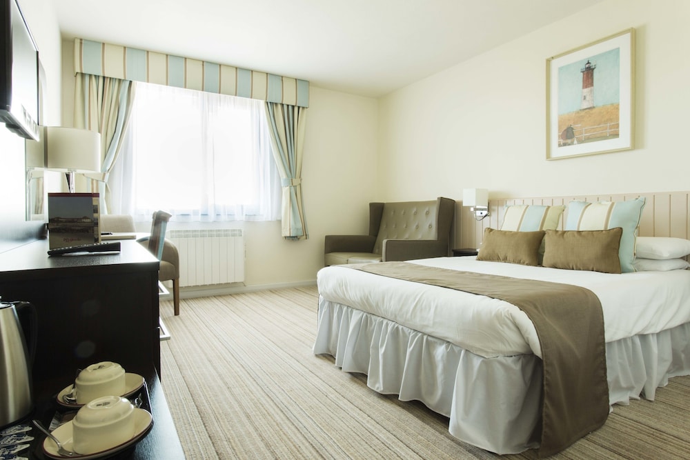 Peninsula Hotel Guernsey 9/37