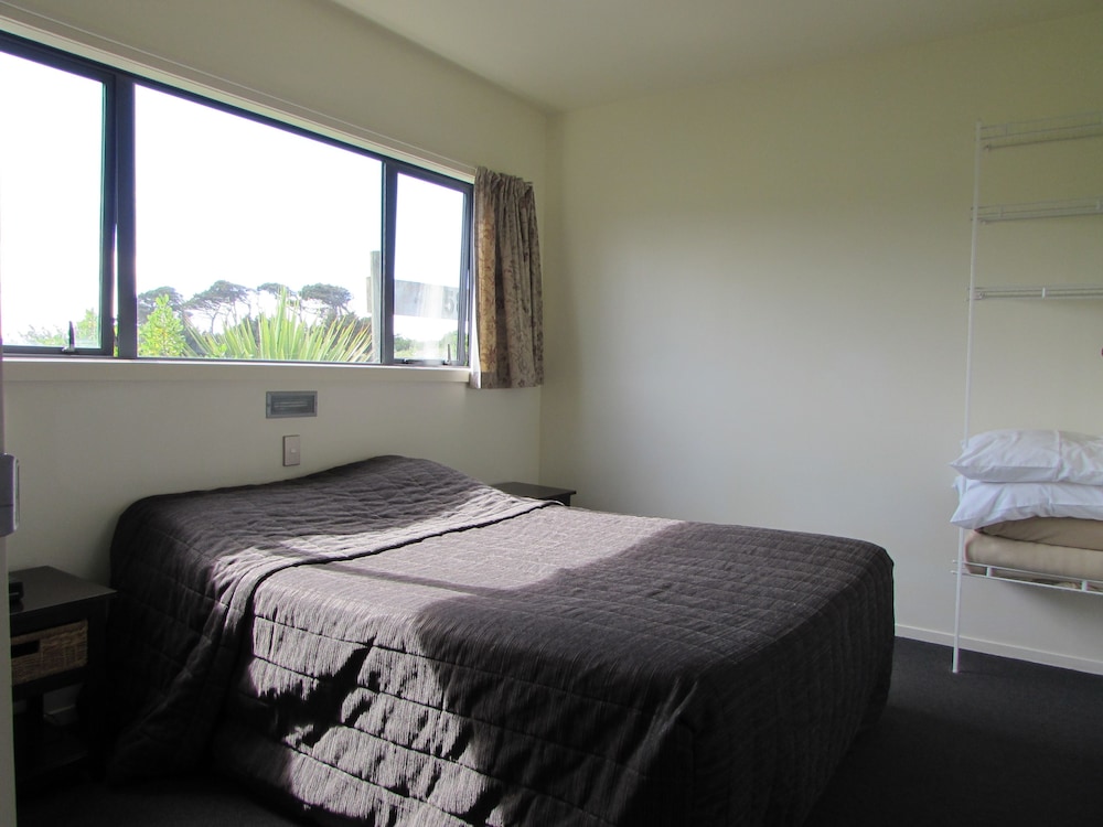 Dunedin Holiday Park &amp; Motels 16/47