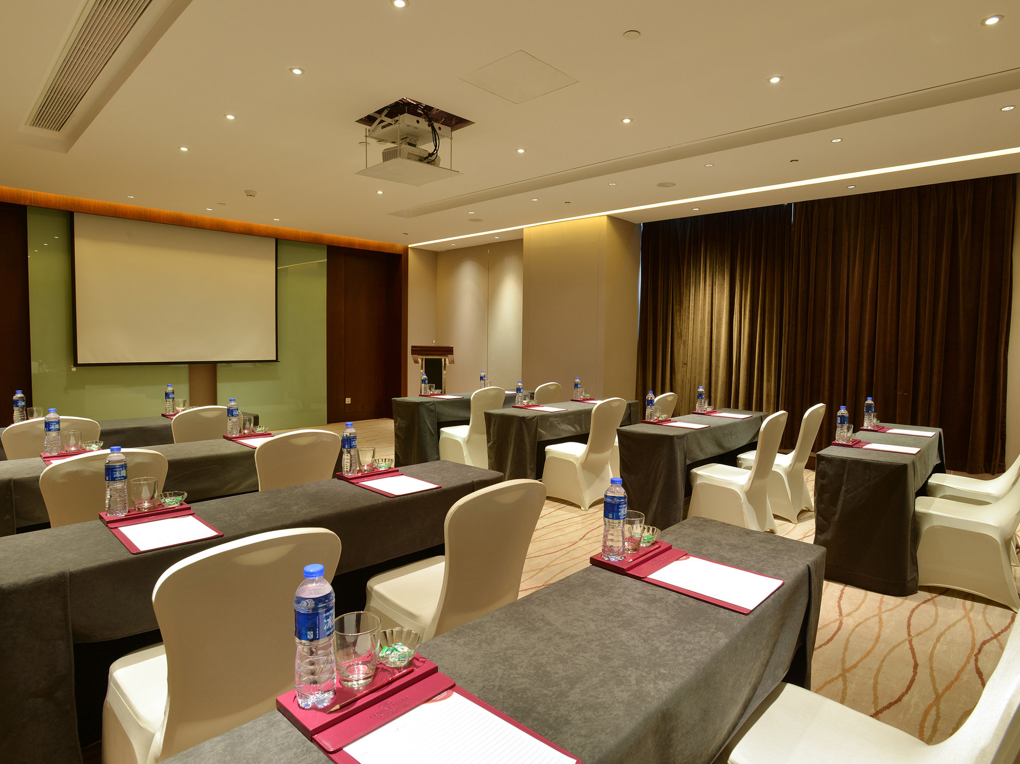 Crowne Plaza Shanghai Noah Square 41/50