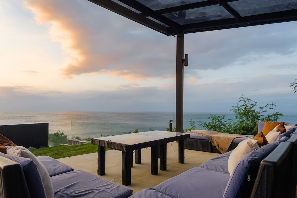 Suluban Cliff Bali Villa 40/50