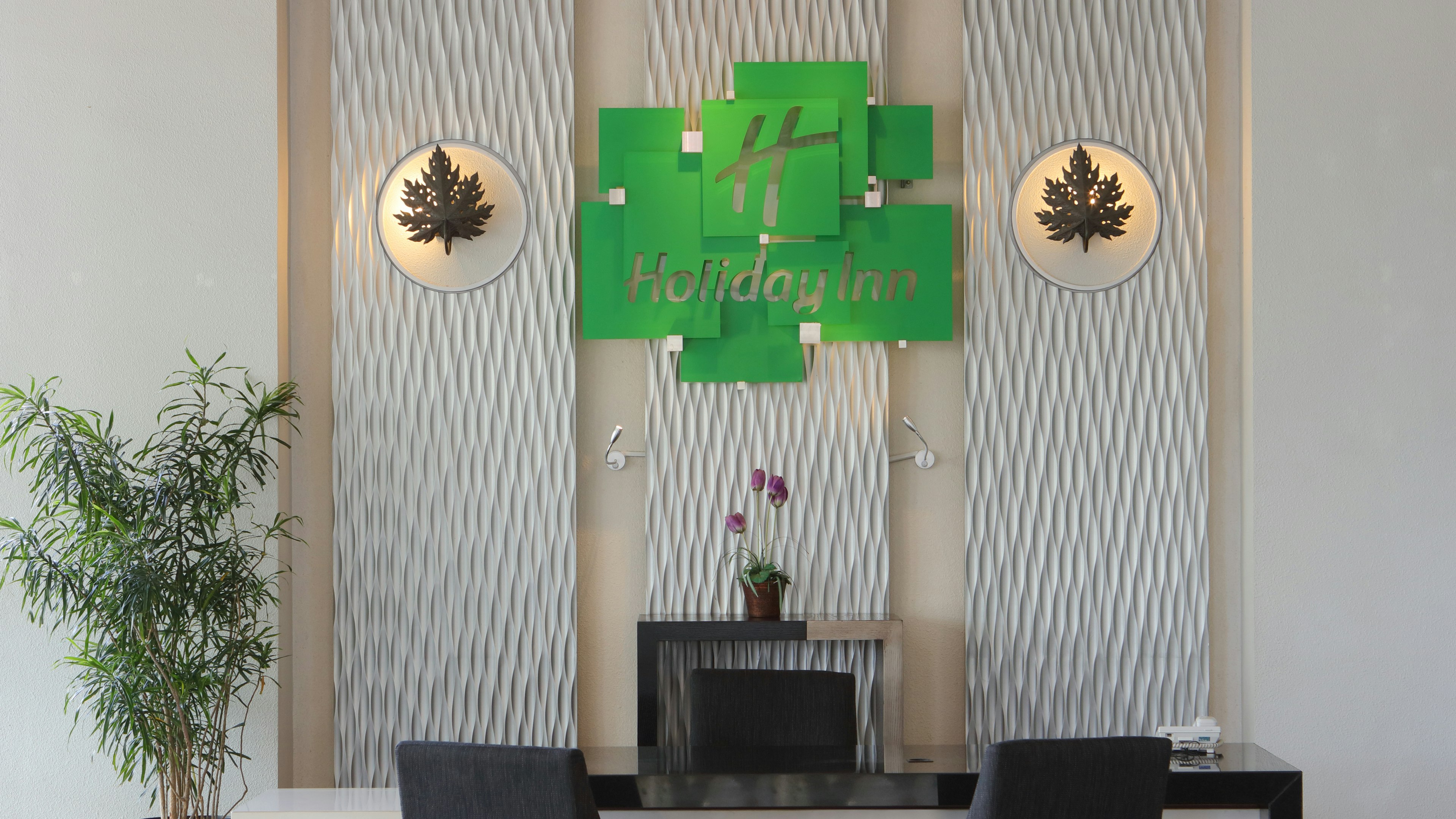Holiday Inn Pasteur 7/50