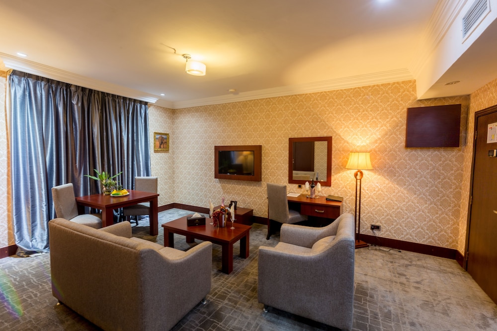 Grand Pela Hotel and Suites 19/44