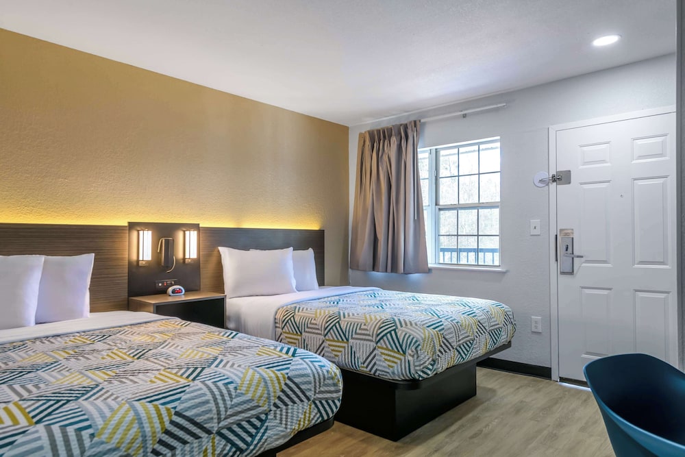 Motel6 Columbus, GA - Columbus Airport 12/27