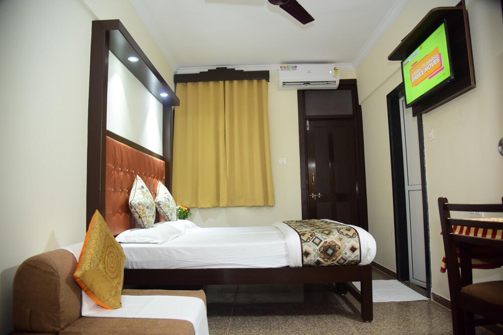 VALENTINES RETREAT 35/64