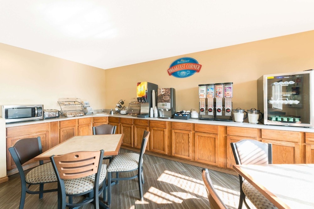 Baymont By Wyndham Louisville South I 65 5/33