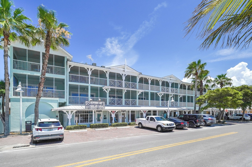 Bridgewalk A Landmark Resort 41/50