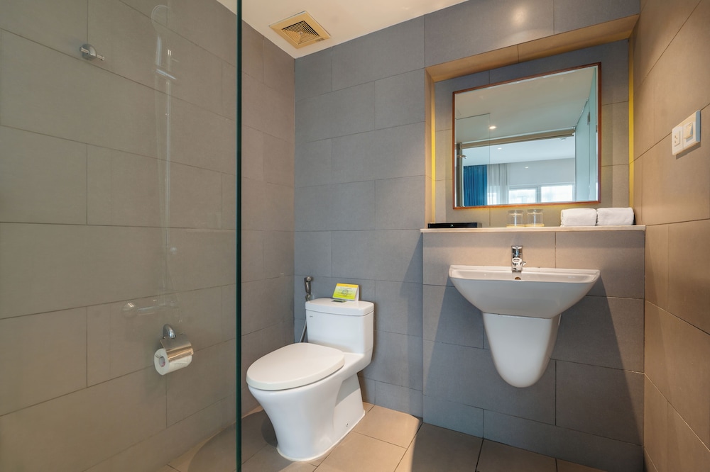 Liberty Hotel Saigon Greenview 48/50
