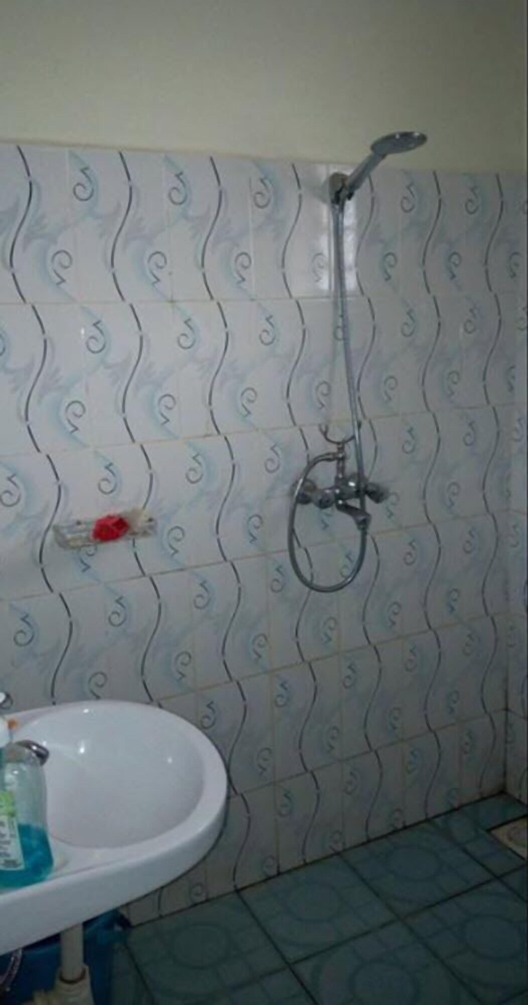 FEMALE DORM, FEMALE ONLY, BASIC, SHARED BATHROOM