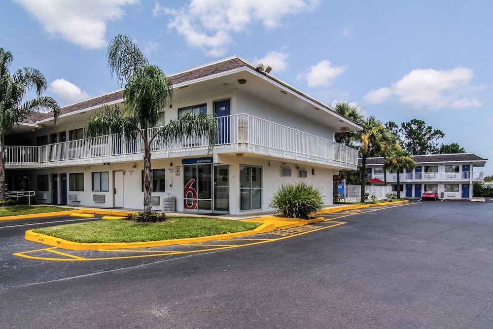 Motel6 Jacksonville, FL - Orange Park 47/60