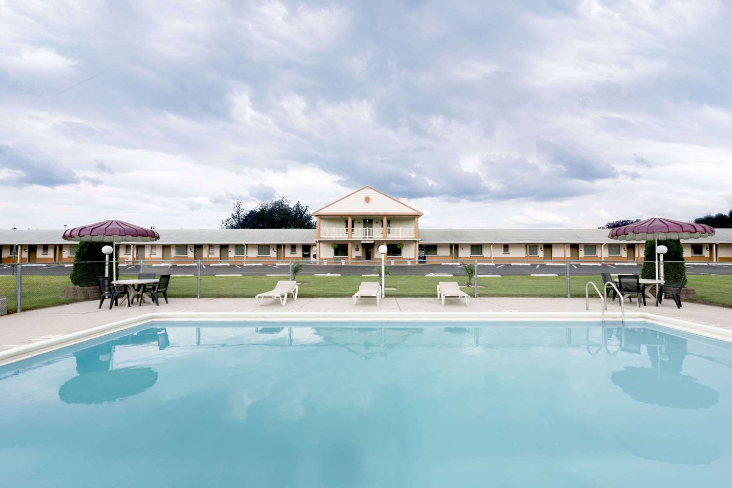 Econo Lodge Palmyra - Hershey 5/7