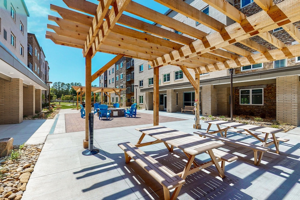 WaterWalk Extended Stay by Wyndham Raleigh - RTP 28/61
