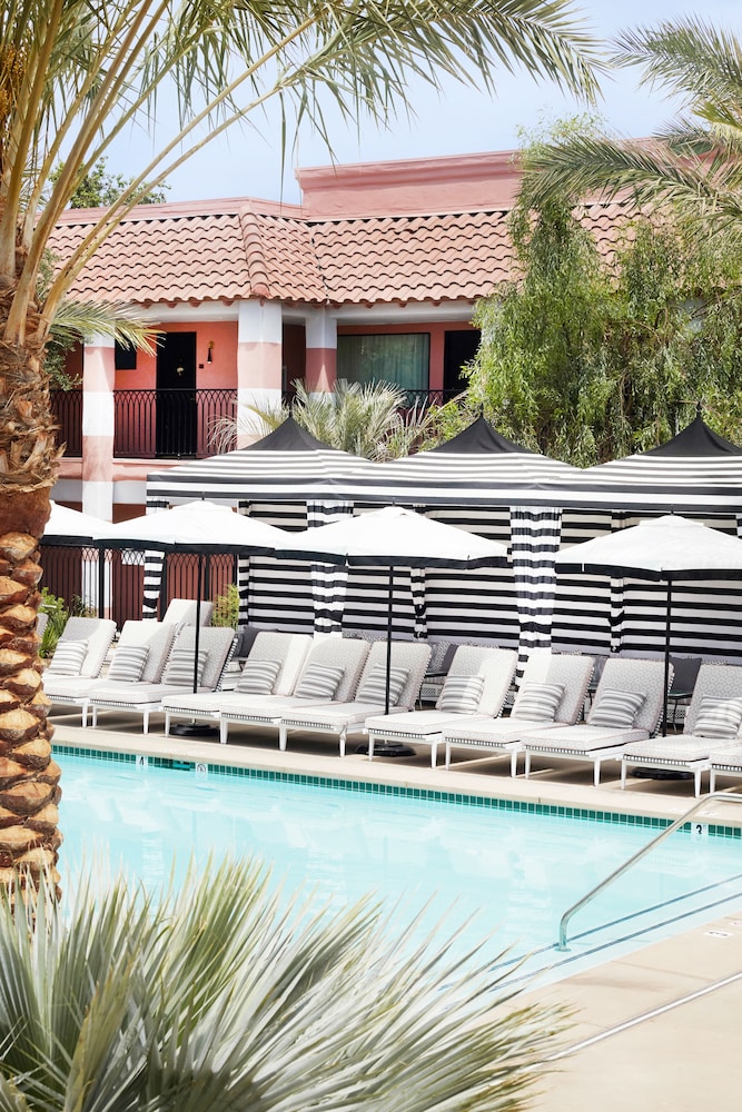 Sands Hotel and Spa 17/32