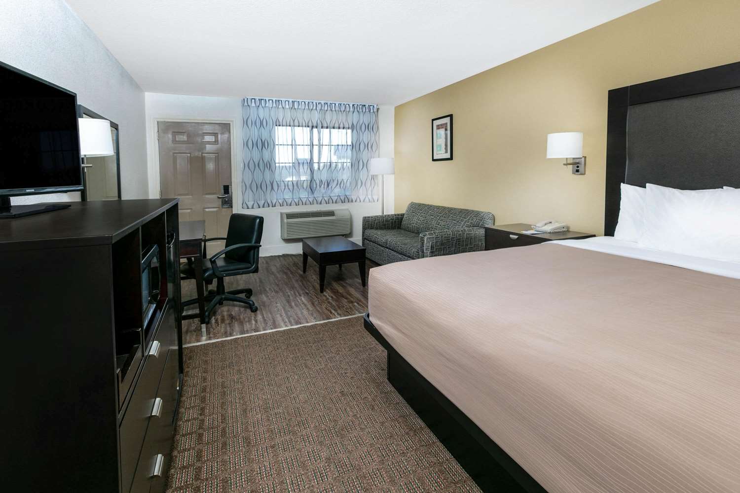 Days Inn By Wyndham Granbury 19/49