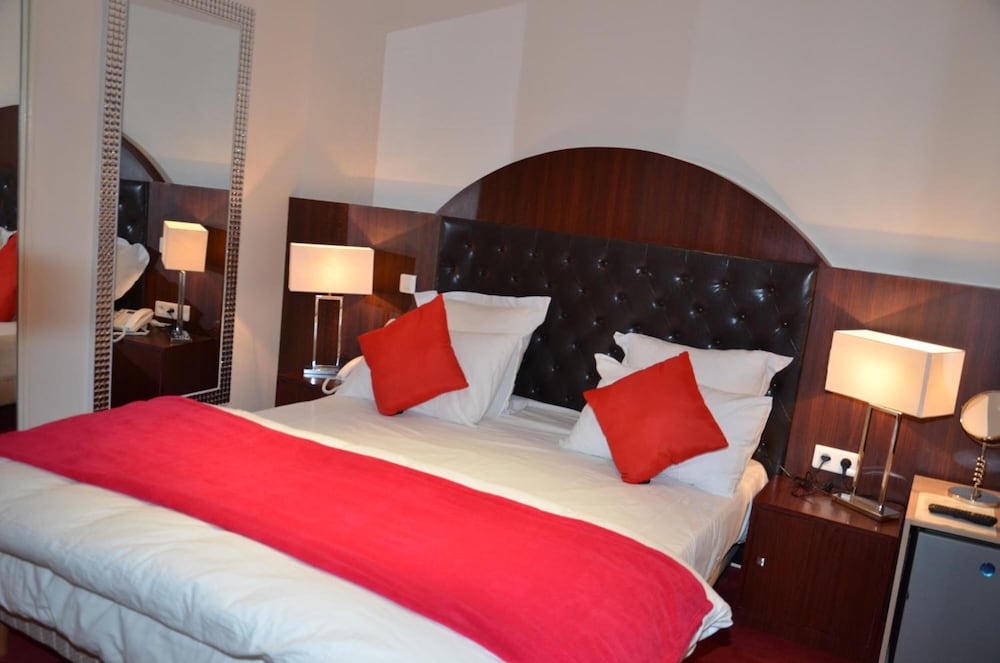 Regina Montmartre Hotel 4/34