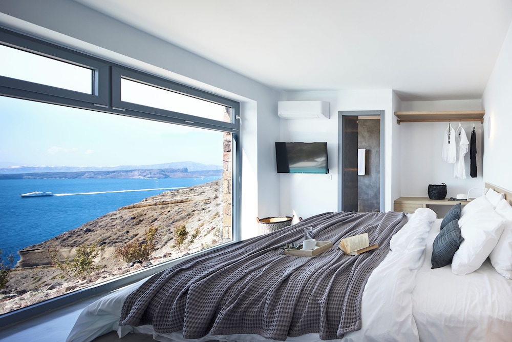 CALDERA, RESIDENCE