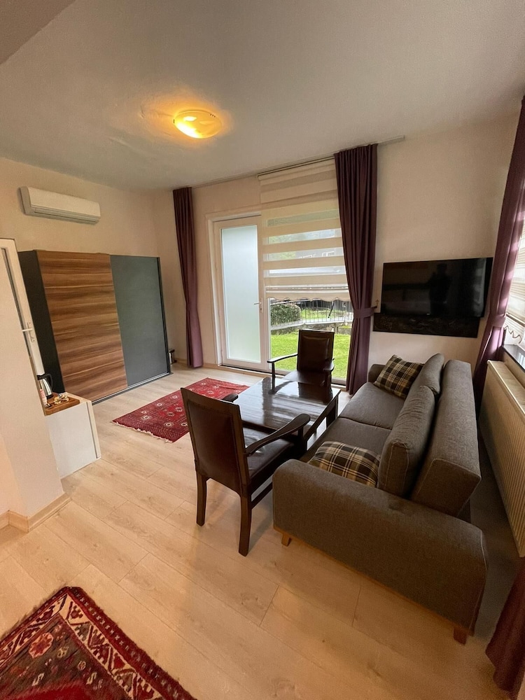 Pinar Kir Evi 27/48