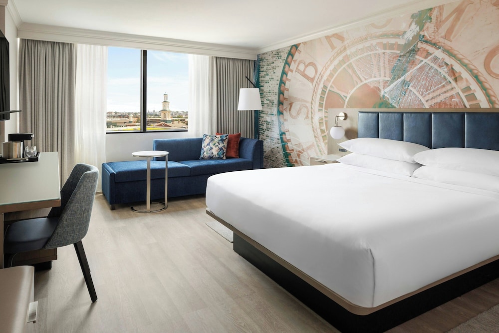 Deluxe, King Bed, City View, Sofa