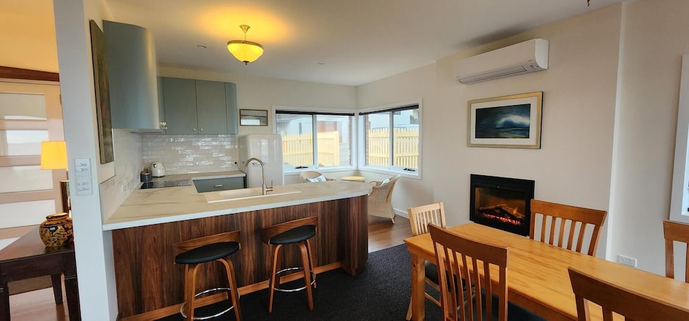 STANLEY VILLAGE WATERFRONT ACCOMMODATION 57/70