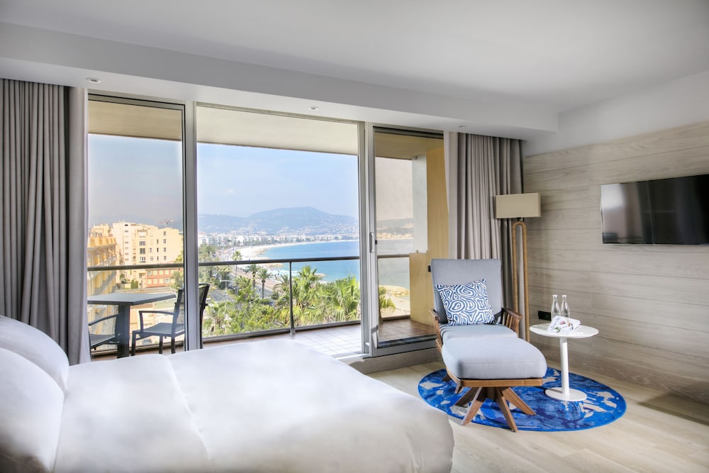 RADISSON BLU NICE 31/75