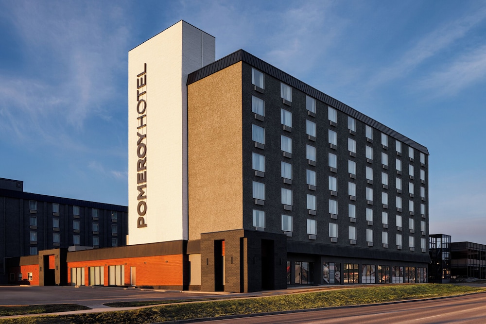 Pomeroy Hotel Conference Centre 4/64