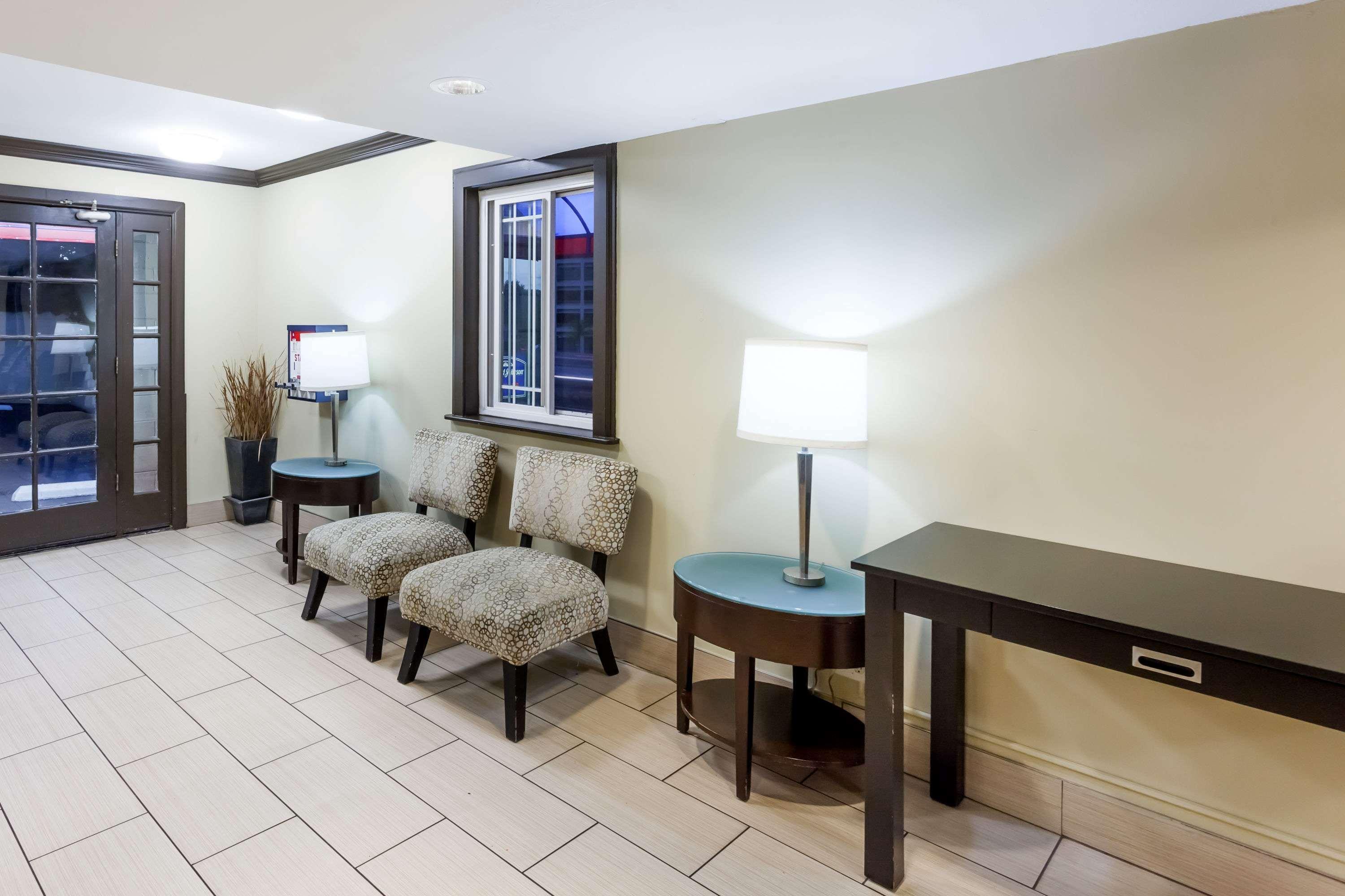 Howard Johnson By Wyndham San Diego Hotel Circle 16/25