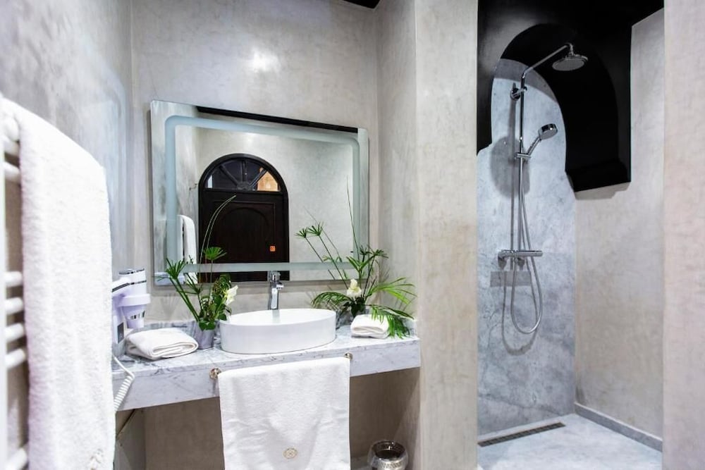 RIAD AL RIMAL 41/50