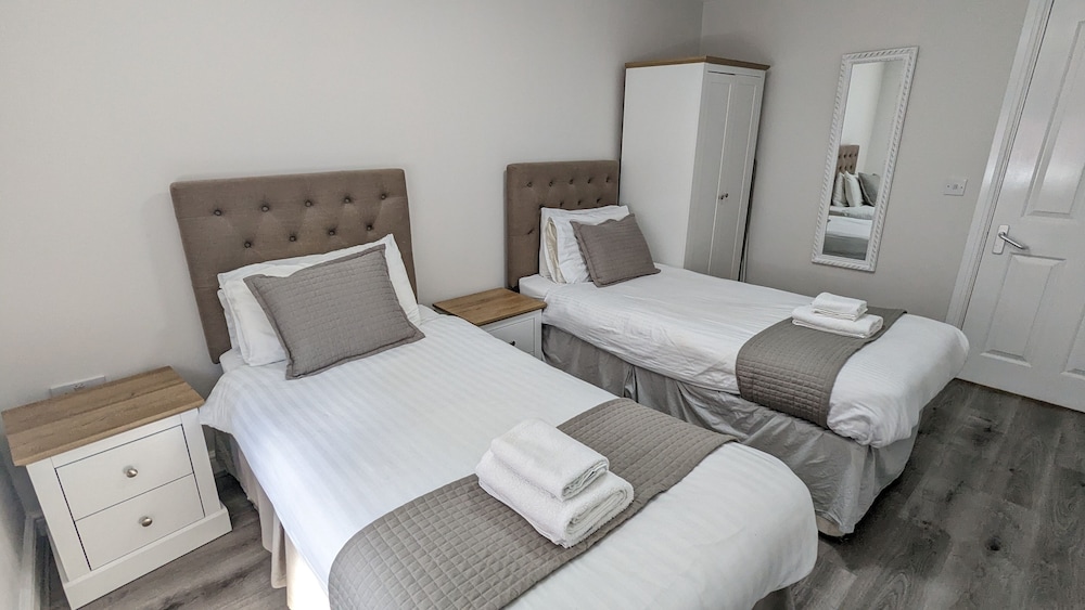 1 BEDROOM, APARTMENT, TWIN BEDS