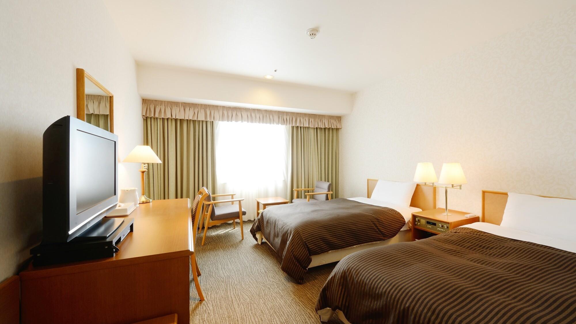 Standard, Twin Beds, City View, Night View