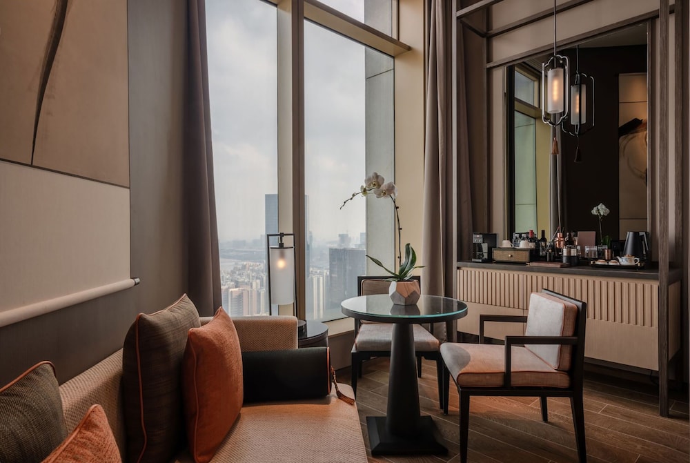 Jumeirah Guangzhou Hotel 55/75