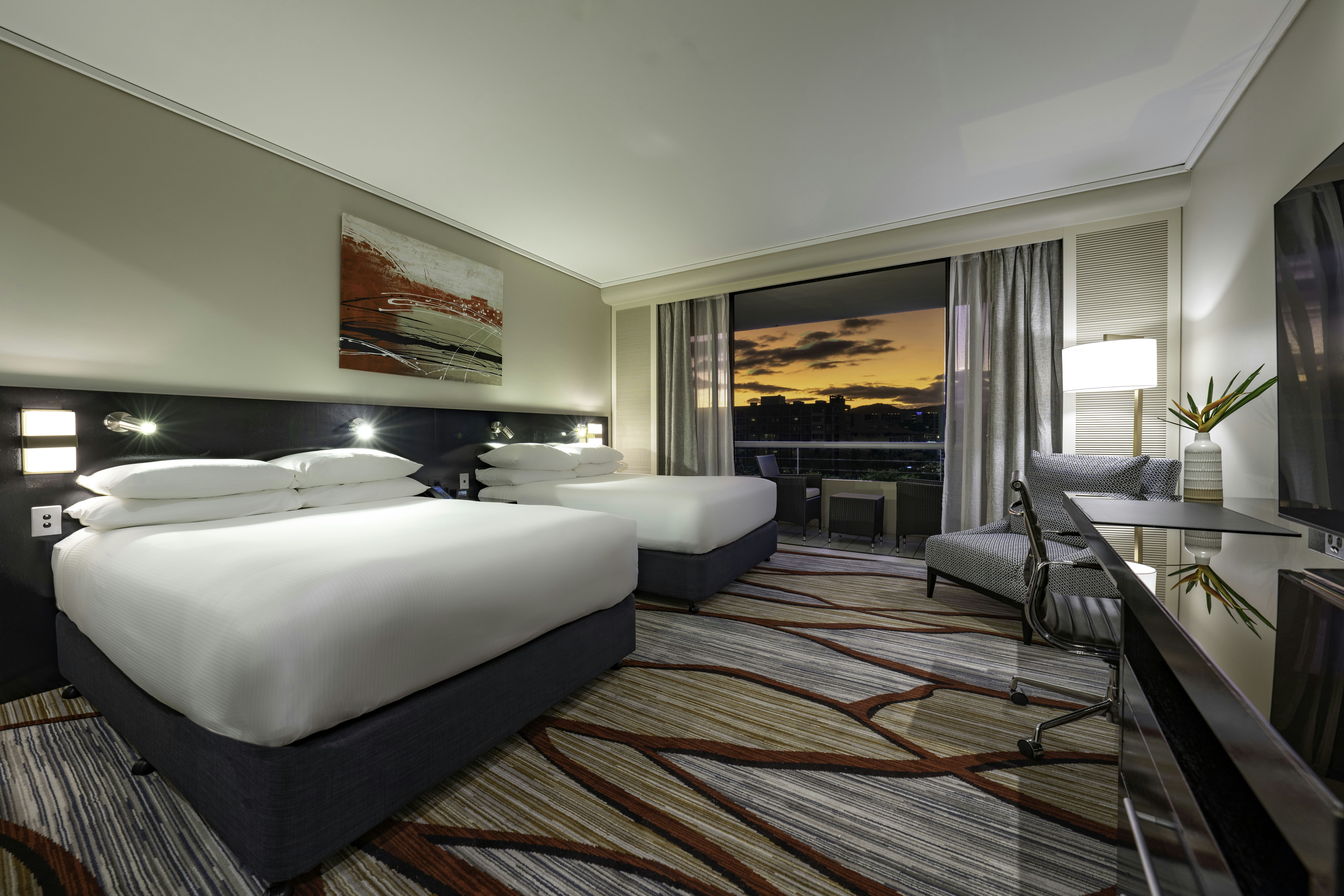 EXECUTIVE, 2 DOUBLE BEDS