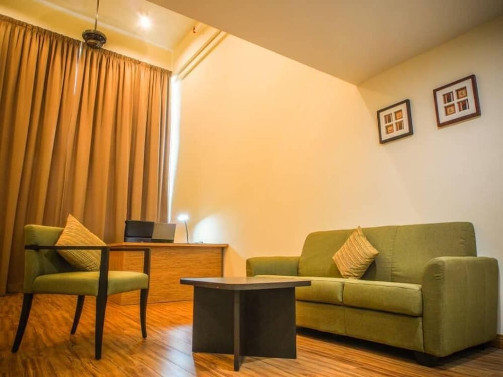 The Ceo Executive Office Suites 29/47