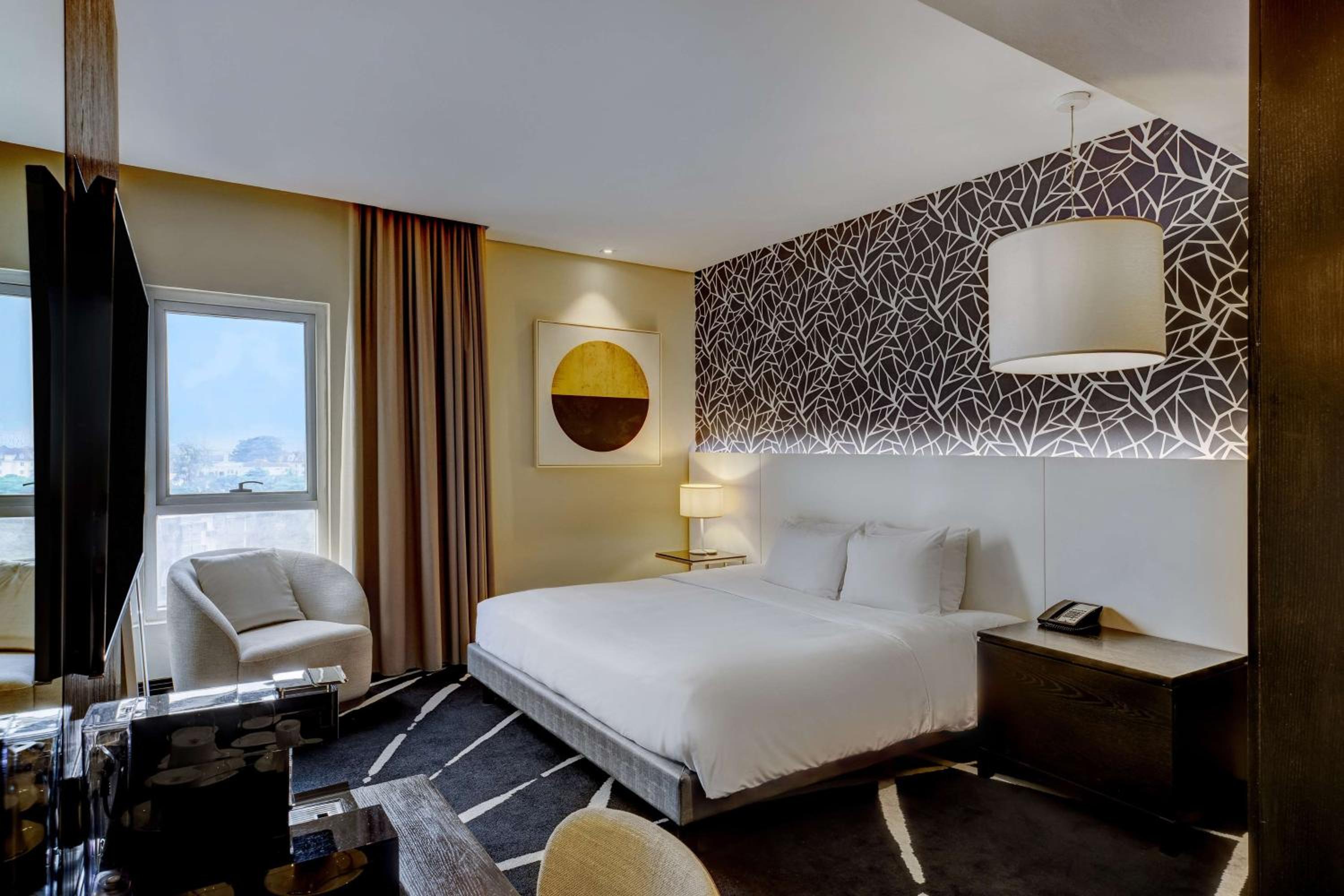 2 Bedrooms, Suite, 2 Queen Beds, Lounge Access