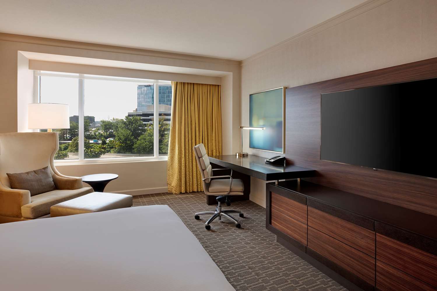 Room, King Bed, Tech Floor