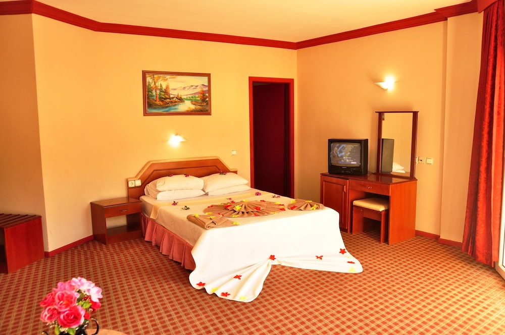 Mustis Royal Plaza Hotel 17/35