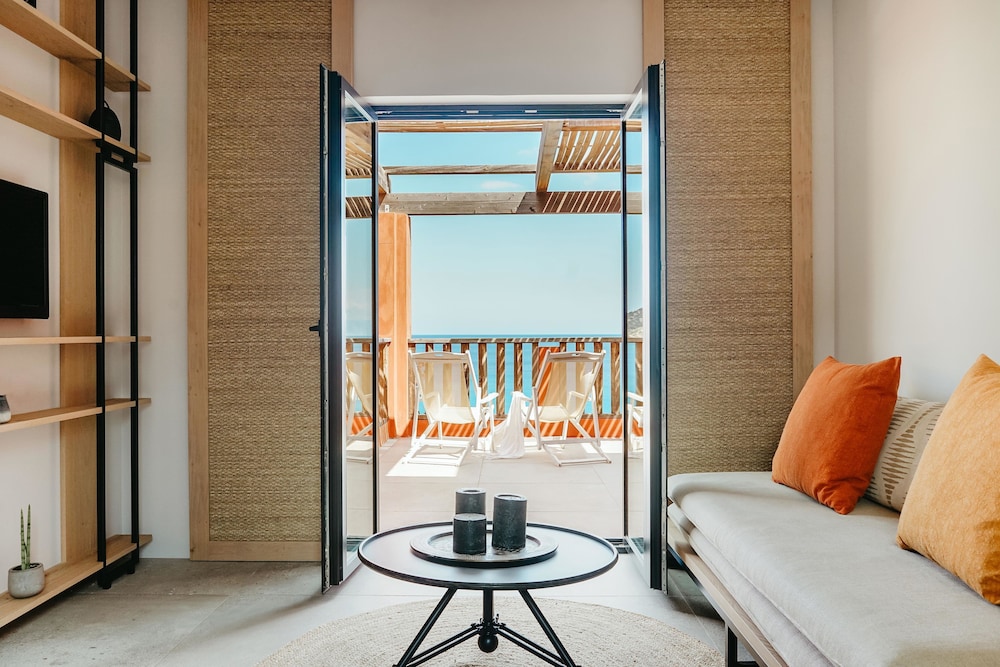 SUITE SERENITY 1 BEDROOM SEAFRONT 40sqm