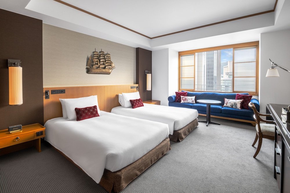 STANDARD, TWIN BEDS, CITY VIEW