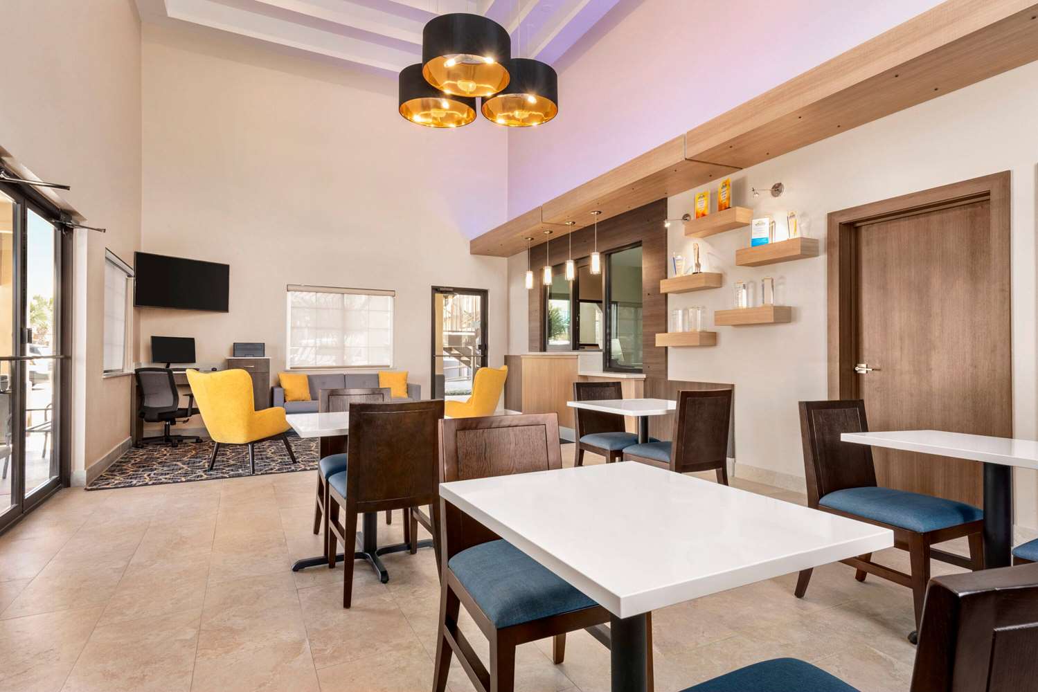 Days Inn & Suites by Wyndham Houston Hobby Airport 32/41